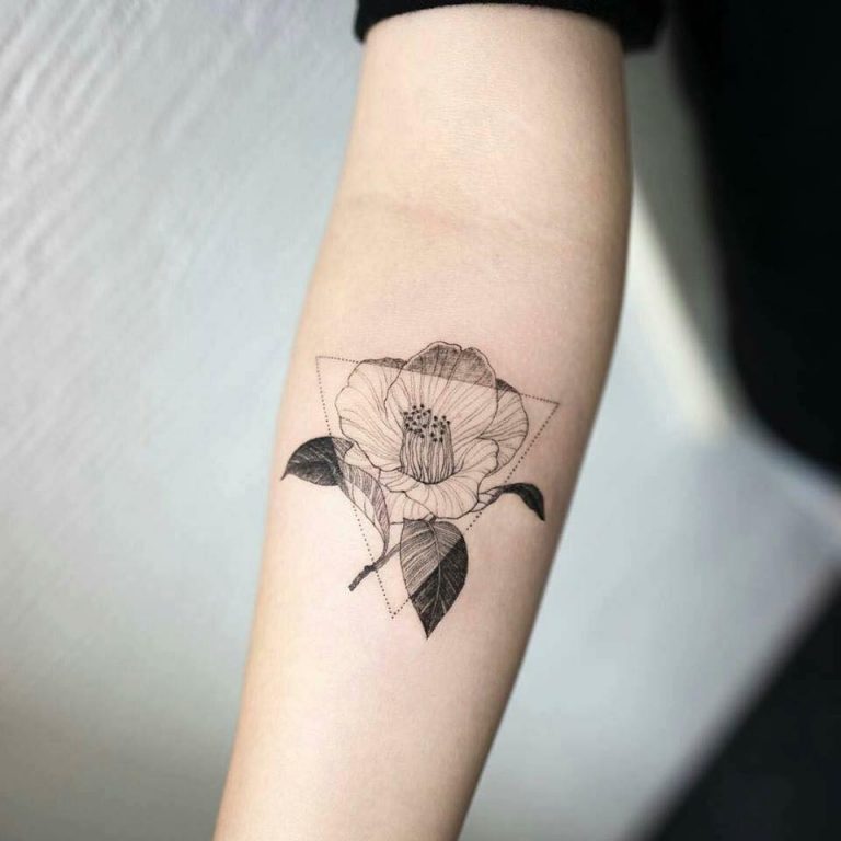 39 hình xăm hoa đẹp ở tay cho nữ hiện đại. - Tattoo Gà