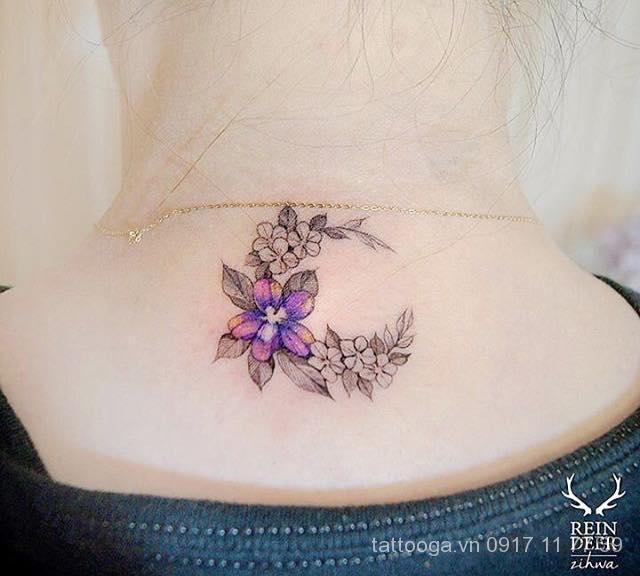 Hình xăm hoa sen sau lưng cho nữ có ý nghĩa gì  SakYant Tattoo  Sak Yant  Thailands