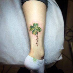 Tattoo cỏ 4 lá